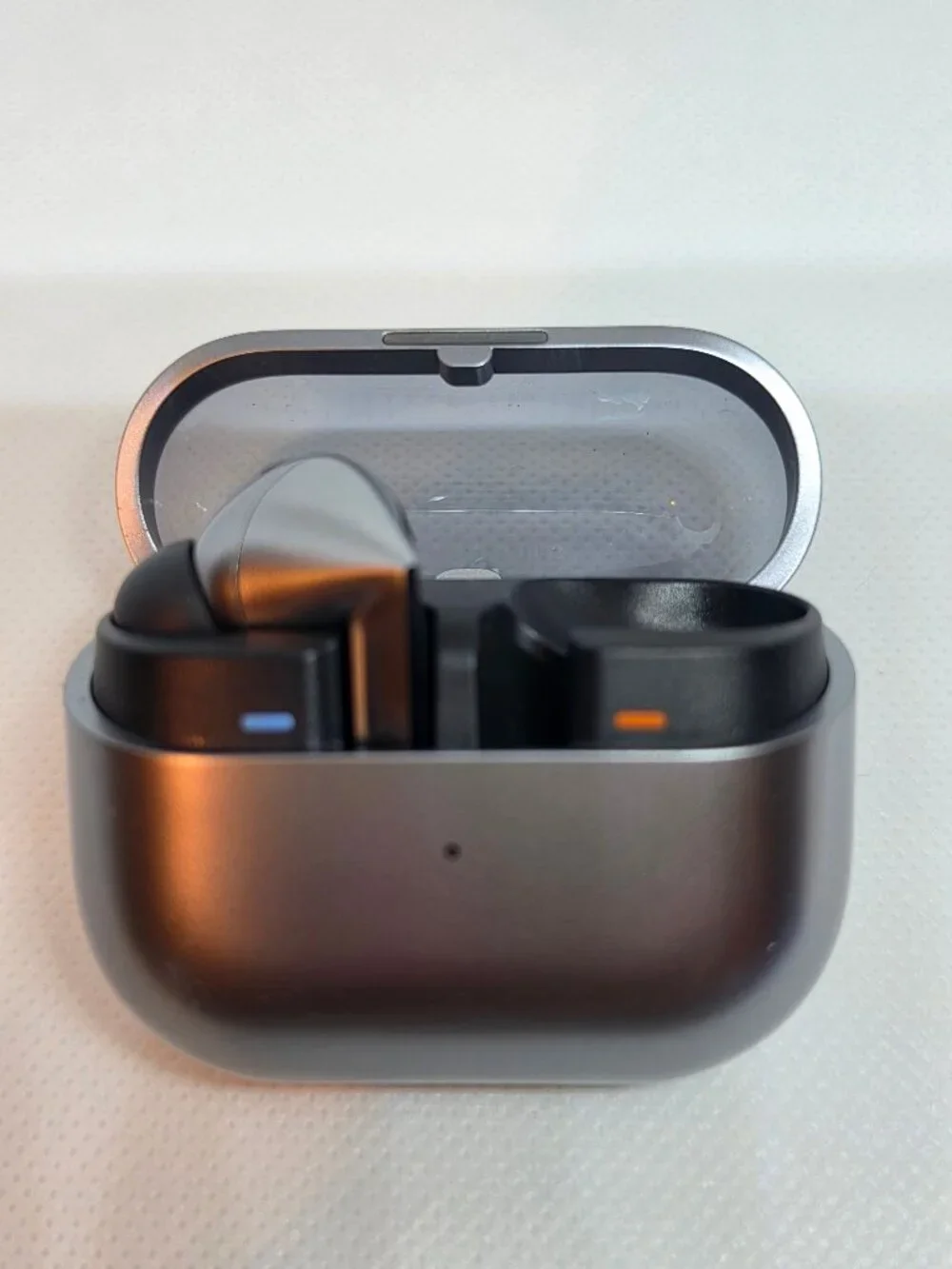 Samsung Buds 3 Pro left ear only with Case